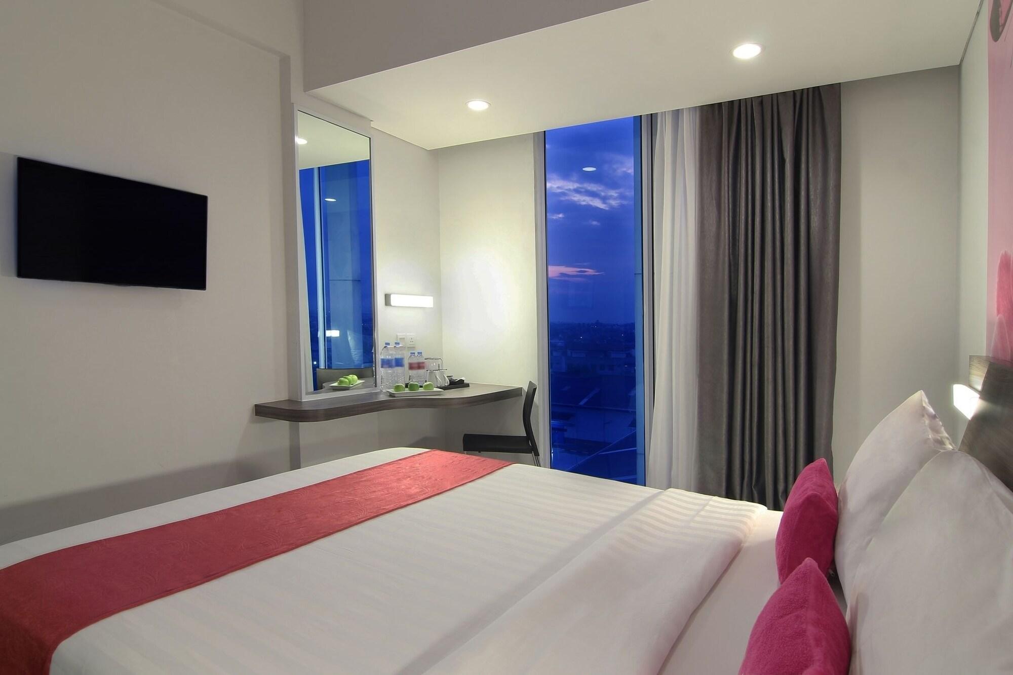 Favehotel Pekanbaru Exterior photo