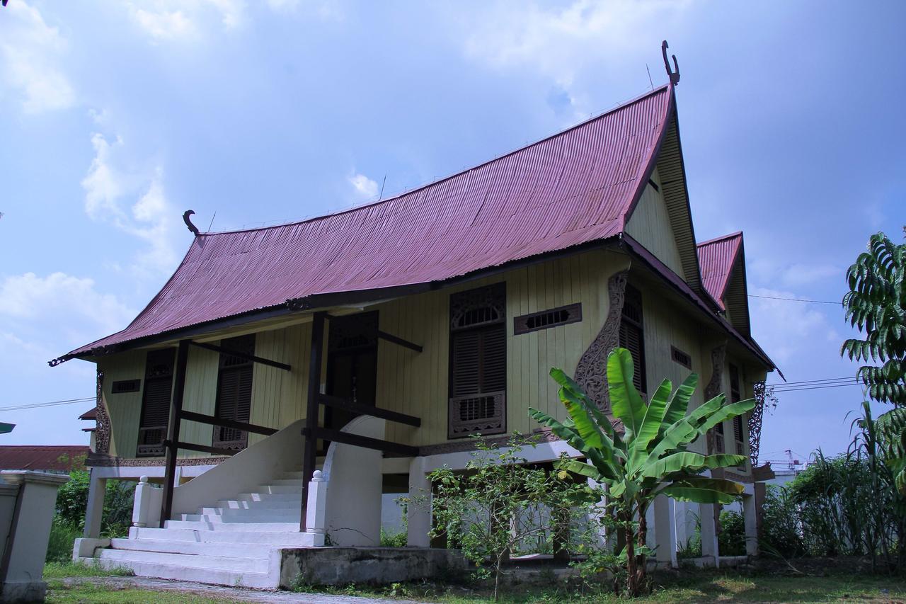Favehotel Pekanbaru Exterior photo